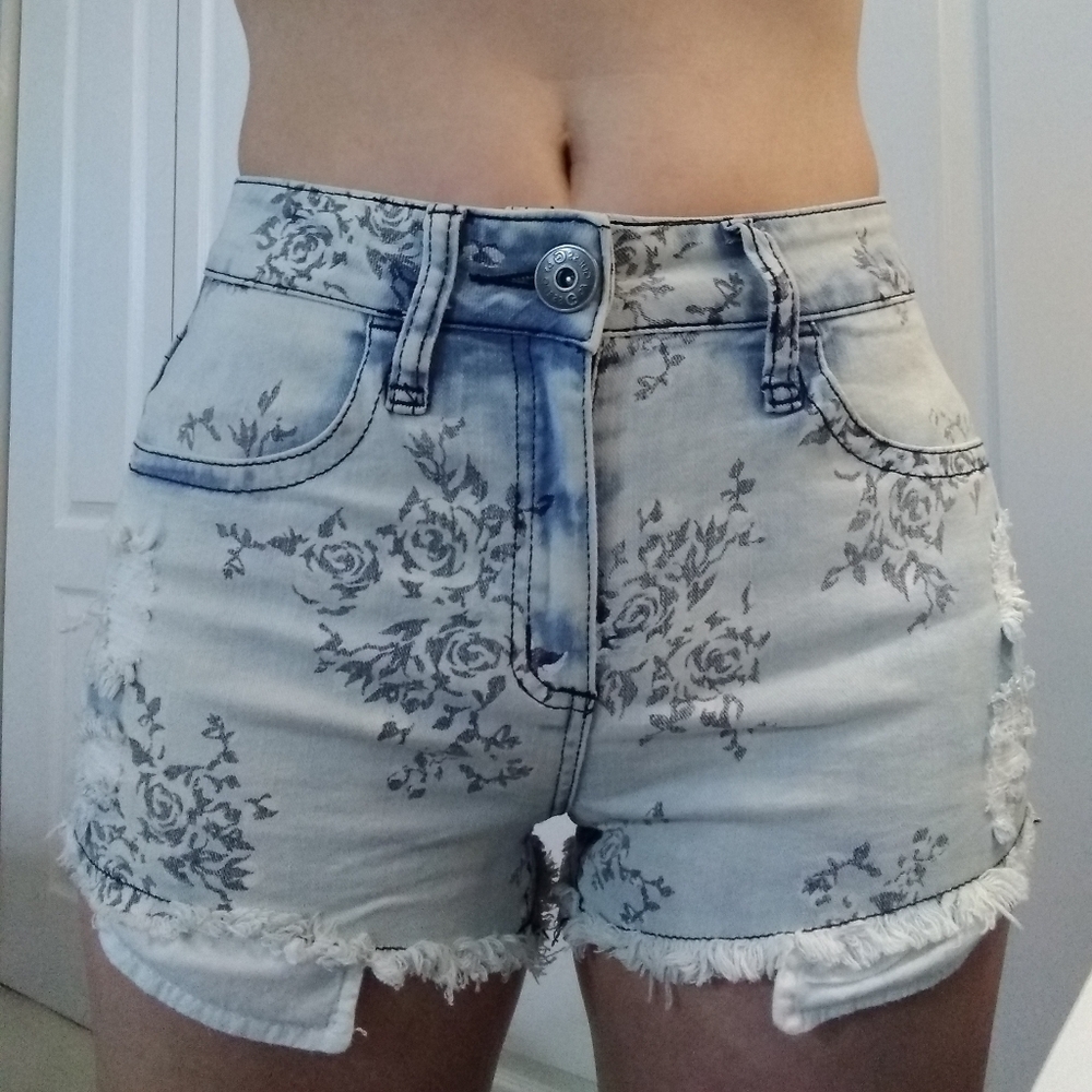 NEW Guess Shorts High Waist Shorts 27